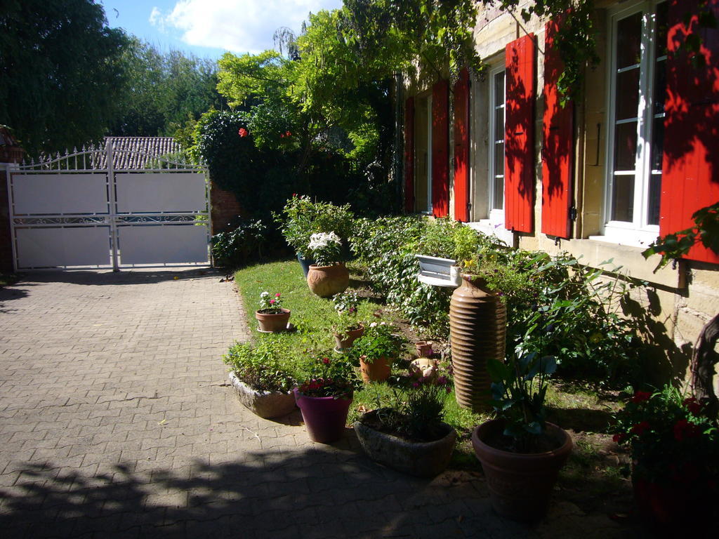Chambres D'Hotes Les 7 Semaines Chantemerle-les-Bles Exterior photo