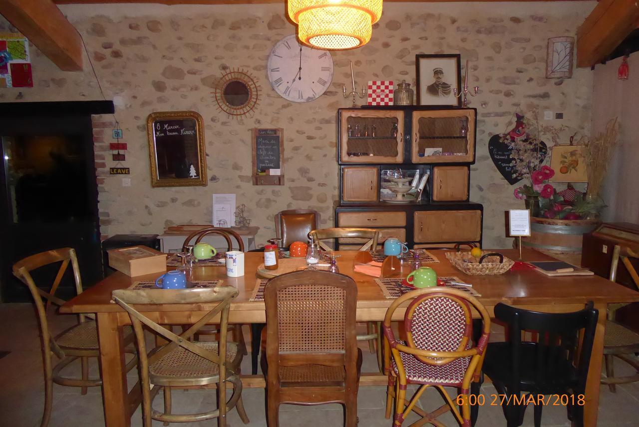 Chambres D'Hotes Les 7 Semaines Chantemerle-les-Bles Exterior photo
